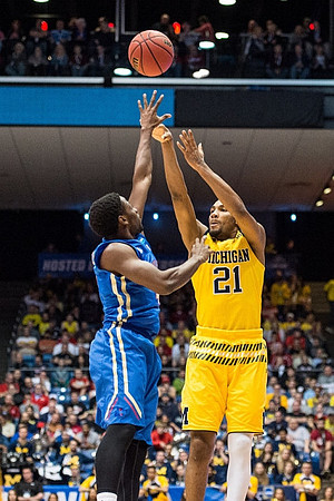 Zak Irvin (21)