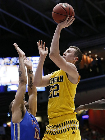 Duncan Robinson (22)
