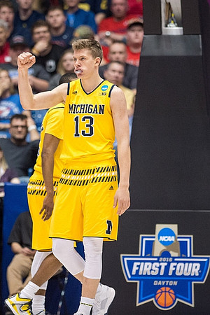 Muhammad-Ali Abdur-Rahkman (12) and Moritz Wagner (13)