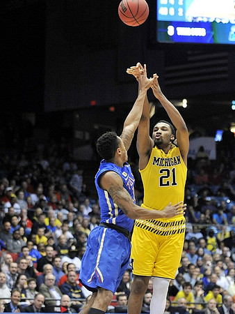 Zak Irvin (21)