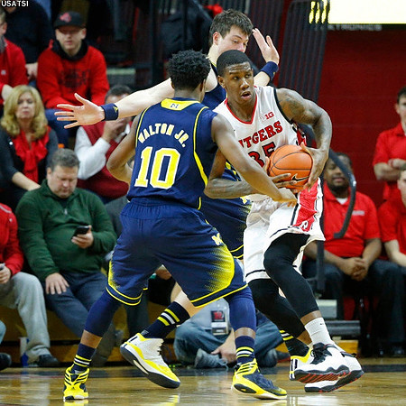 Derrick Walton Jr. (10) and Ricky Doyle (32)