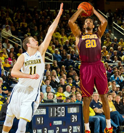 Nik Stauskas (11)