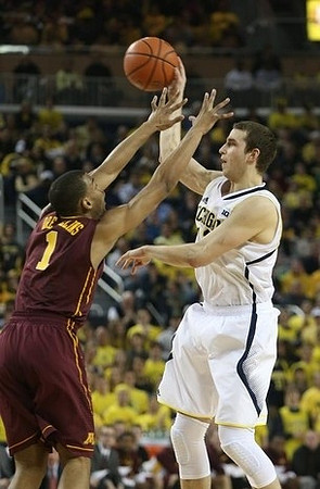 Nik Stauskas (11)