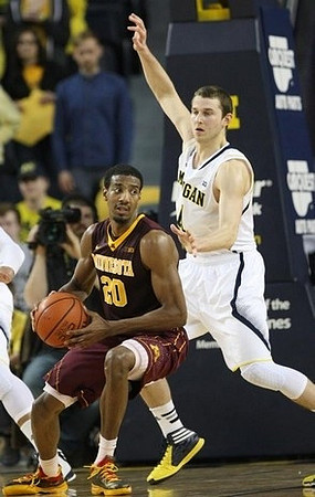 Nik Stauskas (11)