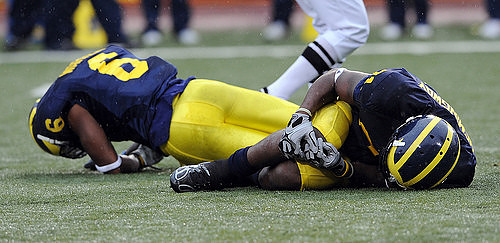 Donovan Warren (6) and Junior Hemingway (21)