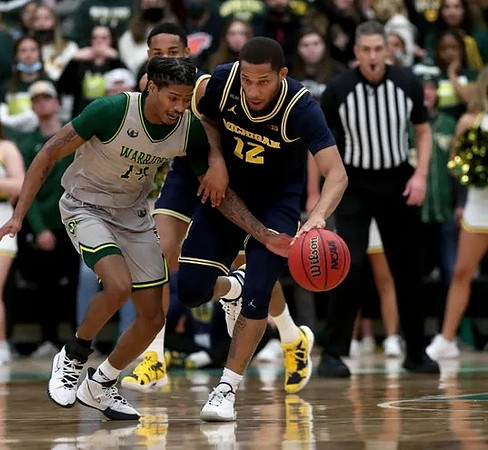 DeVante' Jones (12)