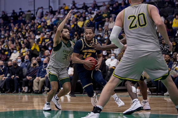 DeVante' Jones (12)