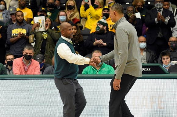 Wayne State Head Coach David Greer and Juwan Howard
