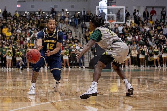 DeVante' Jones (12)