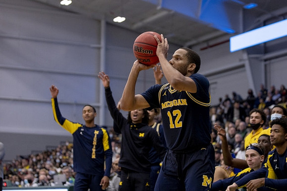 DeVante' Jones (12)