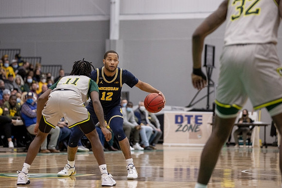 DeVante' Jones (12)