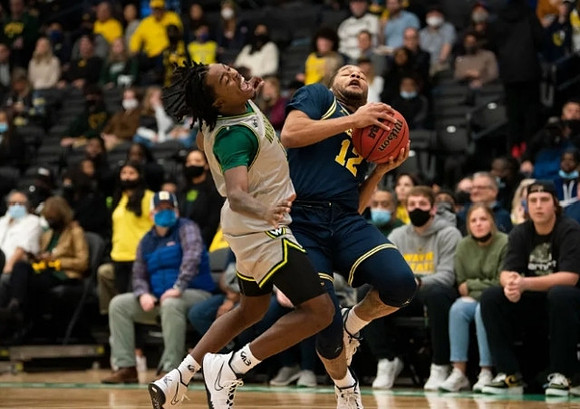 DeVante' Jones (12)