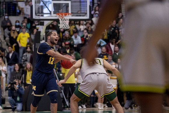 DeVante' Jones (12)
