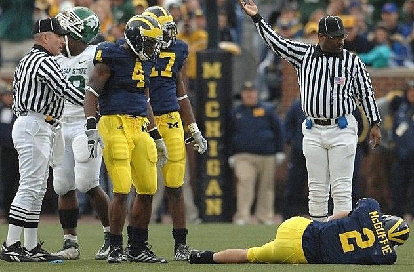 Brandon Minor (4), Toney Clemons (17), and Sam McGuffie (2)