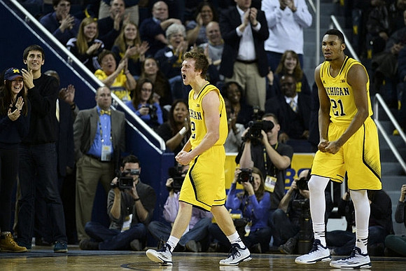Spike Albrecht (2) and Zak Irvin (21)