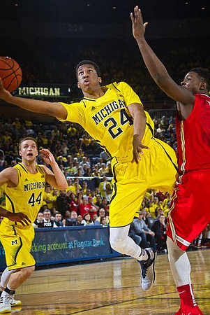 Max Bielfeldt (44) and Aubrey Dawkins (24)