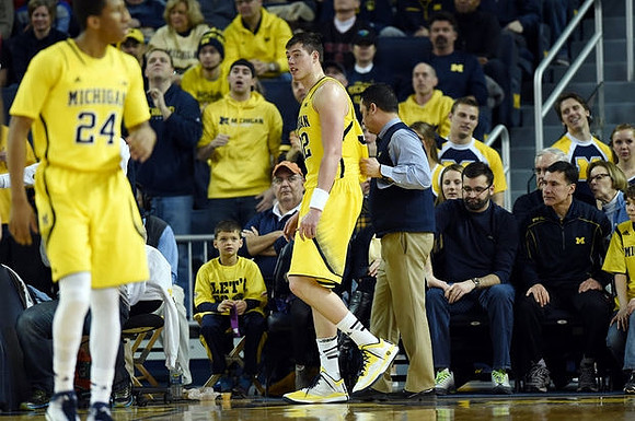 Aubrey Dawkins (24) and Ricky Doyle (32)