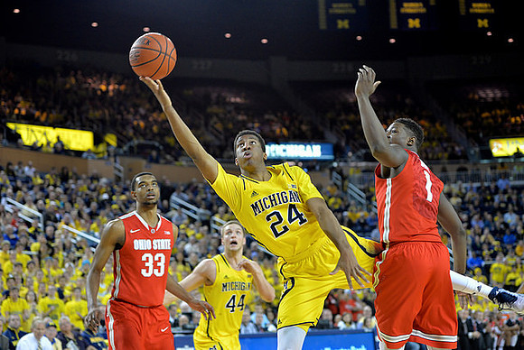 Max Bielfeldt (44) and Aubrey Dawkins (24)