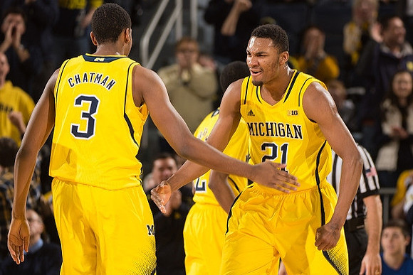 Kameron Chatman (3) and Zak Irvin (21)