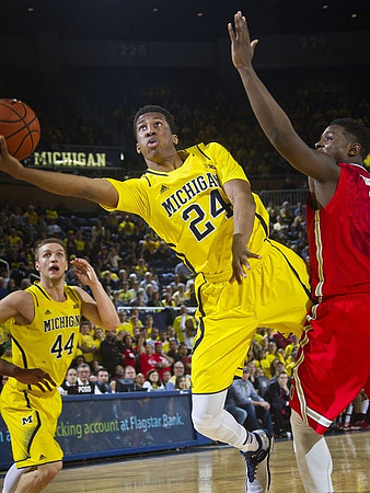 Max Bielfeldt (44) and Aubrey Dawkins (24)