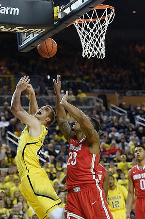 Max Bielfeldt (44) and Muhammad-Ali Abdur-Rahkman (12)