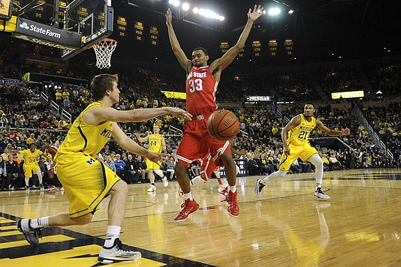 Aubrey Dawkins (24), Spike Albrecht (2), Max Bielfeldt (44), and Zak Irvin (21)