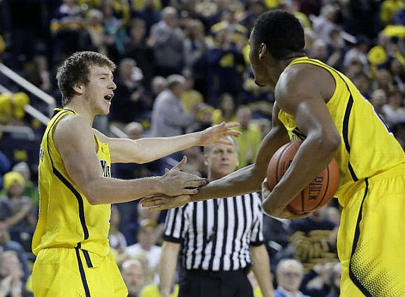 Spike Albrecht (2) and Zak Irvin (21)