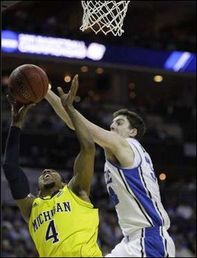 Darius Morris (4)