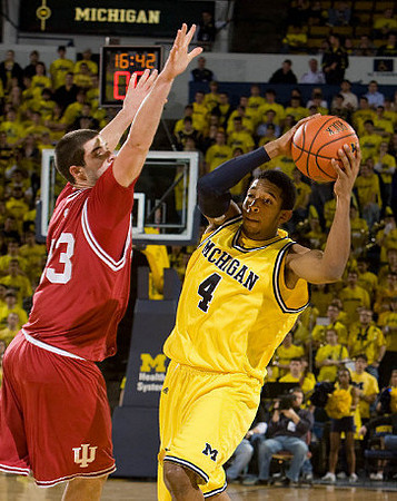 Darius Morris (4)