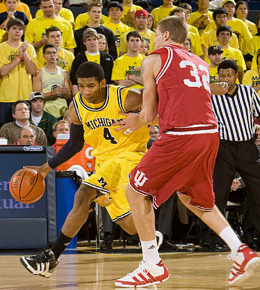 Darius Morris (4)