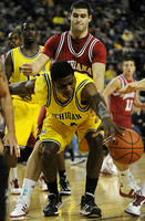DeShawn Sims (34) and Anthony Wright (12)