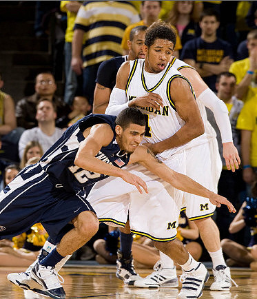 Darius Morris (4)