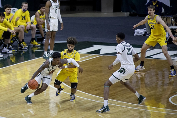 Mike Smith (12) and Franz Wagner (21)