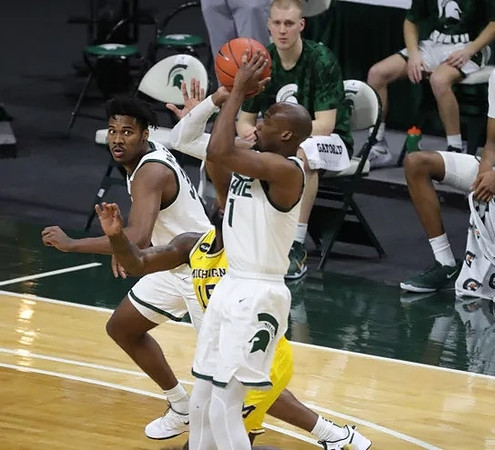 Chaundee Brown Jr. (15)