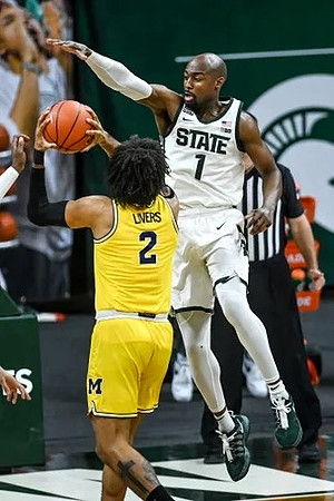 Isaiah Livers (2)