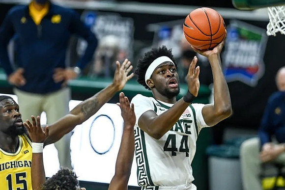 Chaundee Brown Jr. (15)