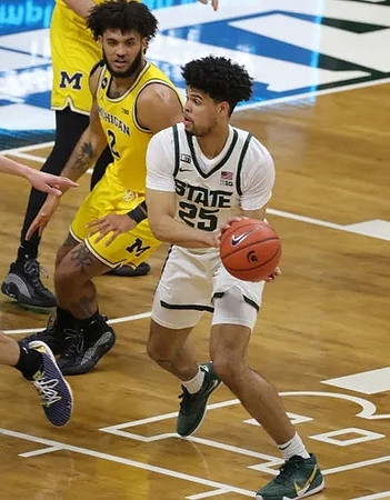 Isaiah Livers (2)