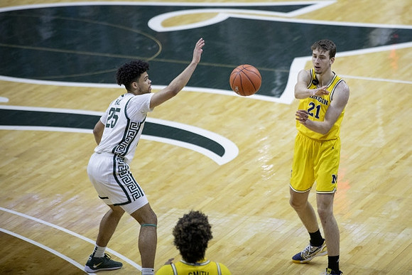 Franz Wagner (21) and Mike Smith (12)
