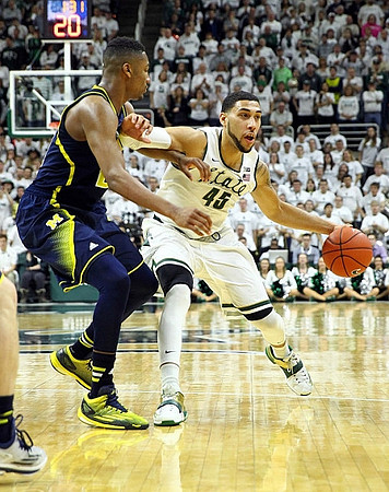Zak Irvin (21)