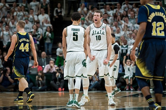 Max Bielfeldt (44) and Muhammad-Ali Abdur-Rahkman (12)
