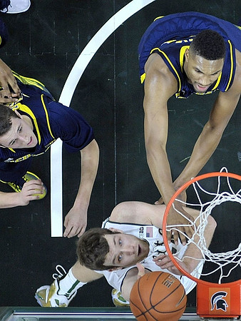Andrew Dakich (11) and Zak Irvin (21)