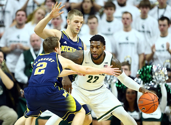 Spike Albrecht (2) and Max Bielfeldt (44)