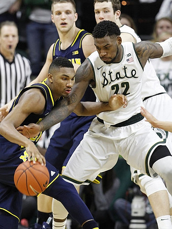 Zak Irvin (21) and Max Bielfeldt (44)