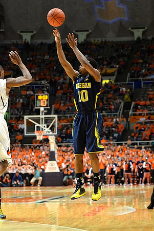 Derrick Walton Jr. (10)