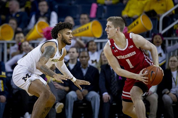 Isaiah Livers (2)