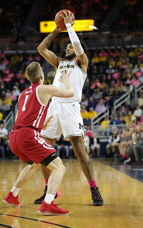 Isaiah Livers (2)
