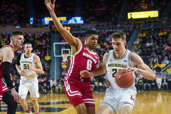Austin Davis (51) and Franz Wagner (21)