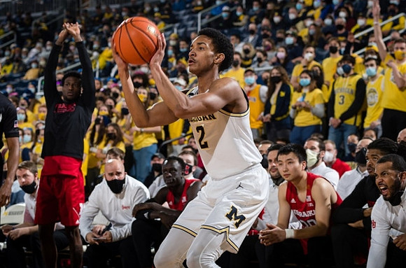 DeVante' Jones (12)