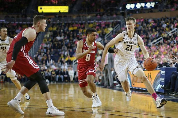 Austin Davis (51) and Franz Wagner (21)
