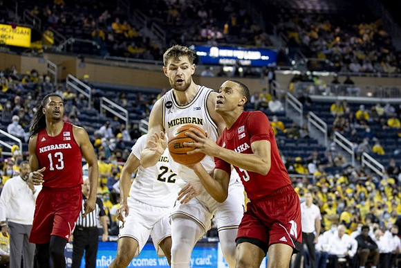 Caleb Houstan (22) and Hunter Dickinson (1)